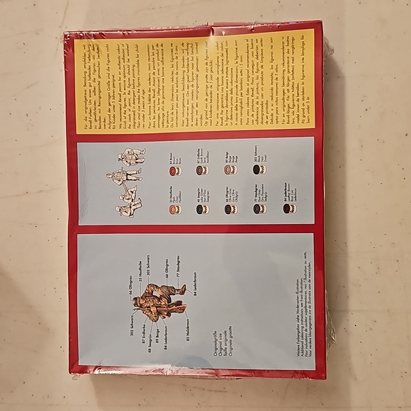 New Factory Sealed: Revell- 1:35 scale- WWII Germany Infantry model soldiers. - Picture 3 of 3